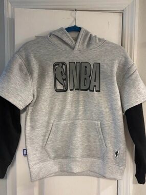 NWOT NBA Gray Crewneck with Black Sleeves BOYS 10-12